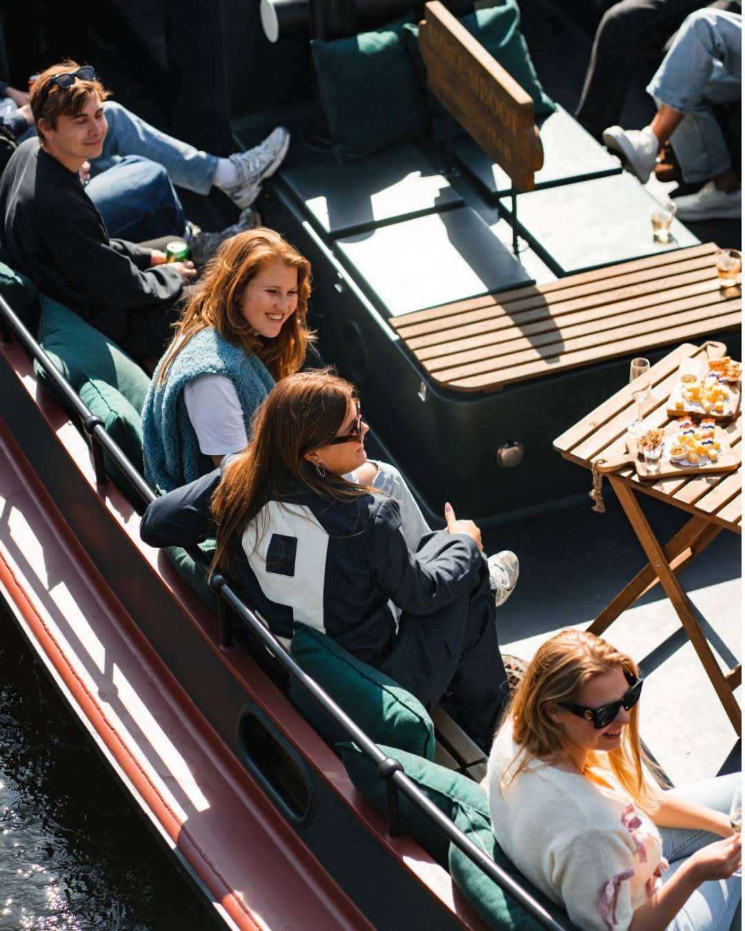 Hop on, lean back and let us cruise you past Amsterdam’s icons, with stories that go way beyond the guidebook.