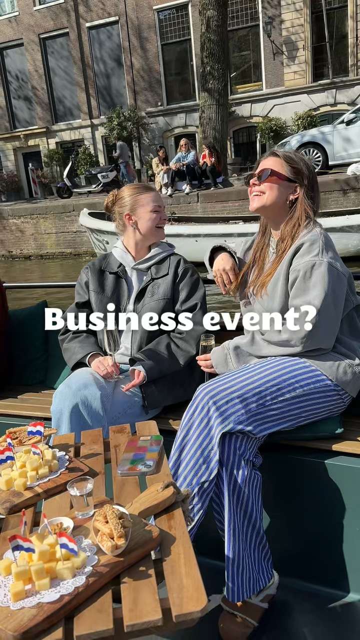 From company outings to networking cruises – we’ll take care of the boat, the bites, and the vibe.