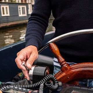 Enter the waters of Amsterdam with Mokumboot!