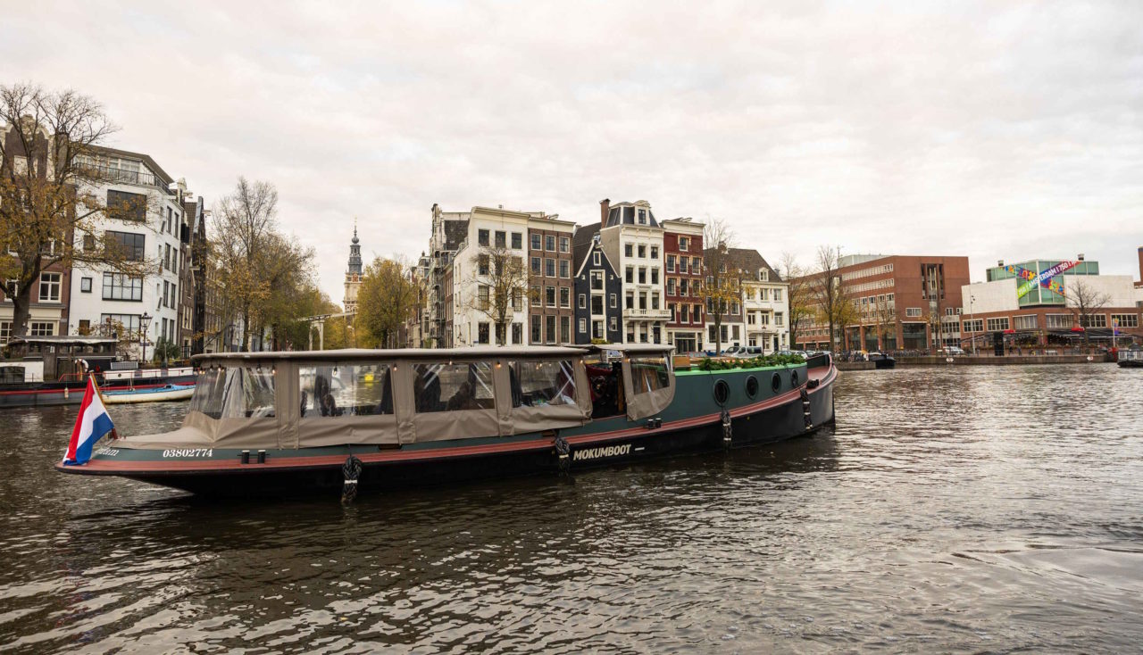 <h1>Hop-On Hop-Off boat in Amsterdam</h1>