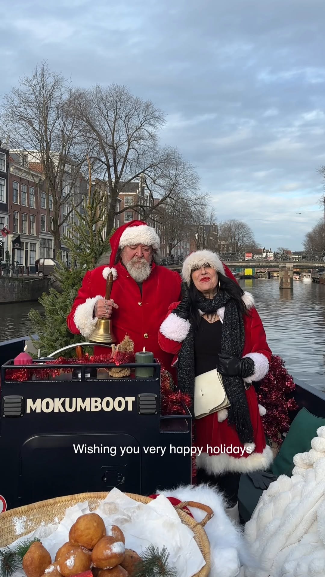 Holiday greetings from the masters of ink & canals.