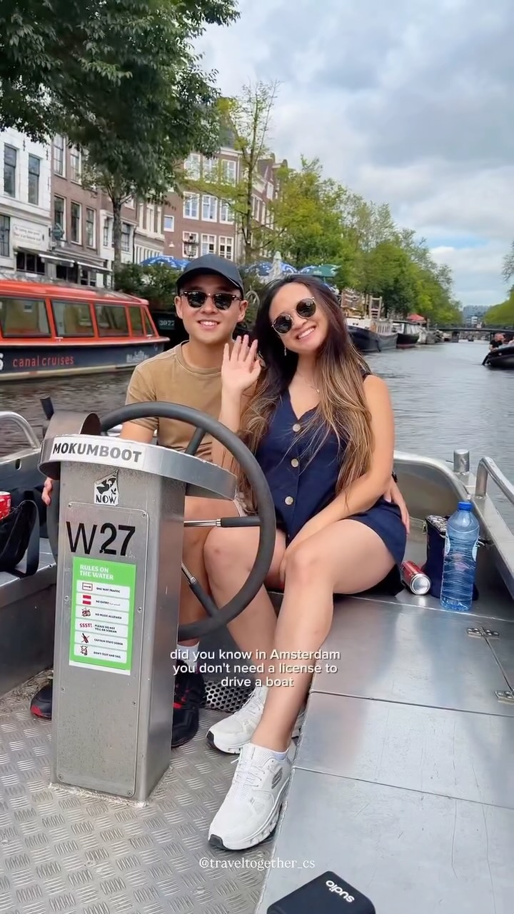 🚤 Seeing Amsterdam from the water is an absolute must!